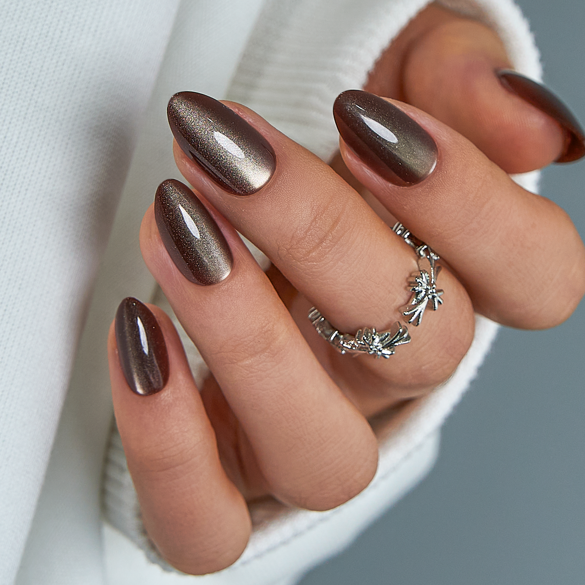 Mocha Cat Glow – S Almond